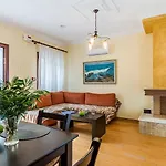 Agios Nikitas Resort Villas *