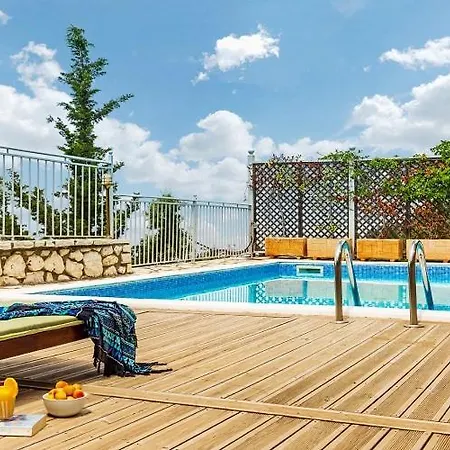 Agios Nikitas Resort Villas