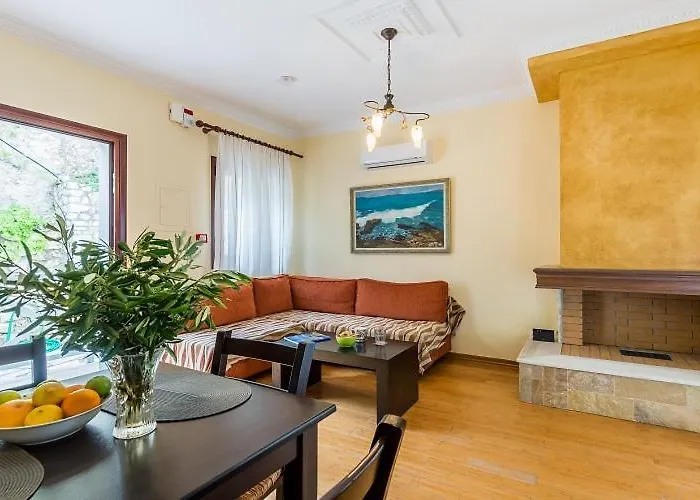 Agios Nikitas Resort Villas *